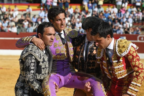 Tarde complicada en Alalpardo: García Pulido y Álvaro Burdiel heridos
