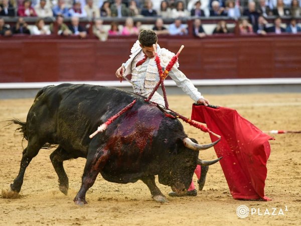 Fernando Adrián y una faena de puerta grande a un gran ‘Frenoso’