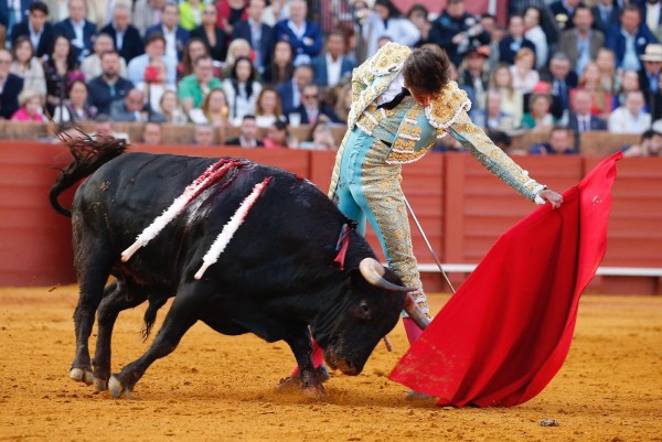 Roca Rey apunta a la Puerta del Príncipe en una tarde en la que ‘Manisero’ disparó clase a raudales