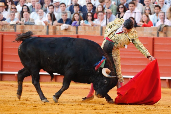 Rememora la tarde para el recuerdo de Morante de la Puebla en Sevilla