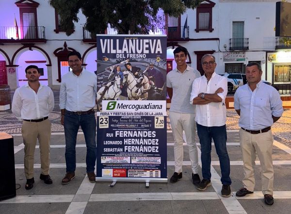 Corrida de rejones con figuras en Villanueva del Fresno