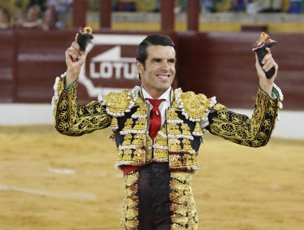 Gran tarde de Emilio de Justo, David Galván y Victorino en La Línea