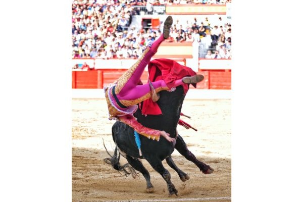 Emilio de Justo, con dos fracturas en escápula y costilla, baja en Huelva y Azpeitia