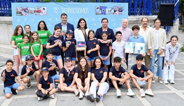 Se presenta en Santander ‘Taurocromos’, el coleccionable de cromos dedicados a la tauromaquia