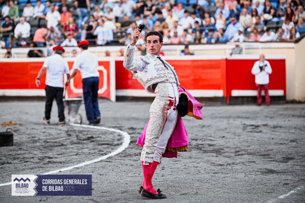 Fernando Adrián da otro golpe en Bilbao y vuelve a puntuar en una plaza de primera