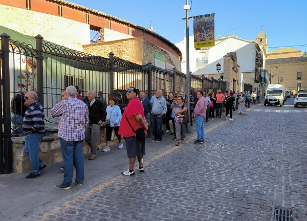 Gran expectación en la apertura de taquillas en Úbeda