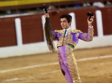 Tarde de emociones en Andújar: Talavante, Emilio de Justo y Marco Pérez, triple Puerta Grande