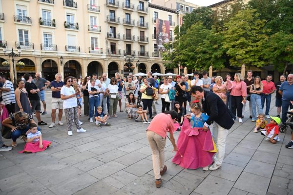 Diego Urdiales comparte su toreo con más de un centenar de aficionados prácticos en Logroño