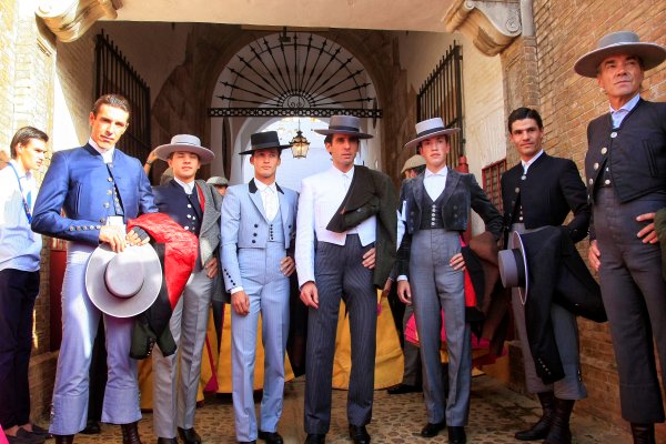 Talavante corta dos orejas en el festival que cerraba la temporada en Sevilla