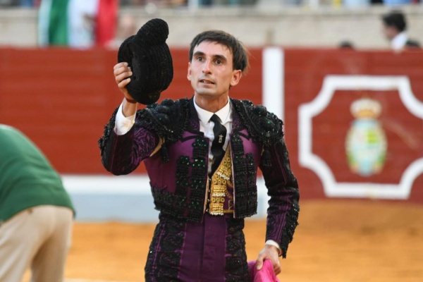 Miguel Serrano da por finalizada la temporada por la cogida de Recas