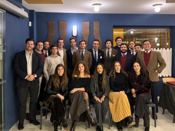 El Cid encandila al Círculo Taurino Puerta Carmona en un distendido encuentro en Sevilla