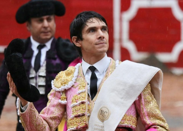 Manizales se despide con emoción: Castella, Ortega y David de Miranda pasean una oreja