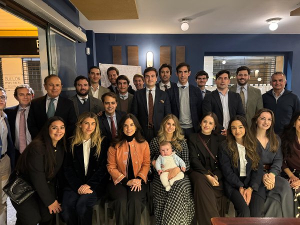 El Círculo Taurino Puerta Carmona inicia el X Aniversario con una cena de socios y la visita de Fortes