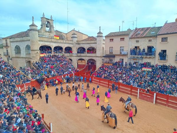 Perera impone su magisterio en el broche del Carnaval del Toro de Ciudad Rodrigo
