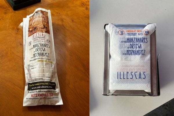 MaxiToro reparte 90.000 servilletas y 40.000 bolsas de pan con los carteles del Milagro