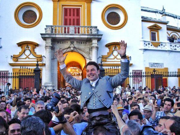 Andy Cartagena abre la Puerta del Príncipe