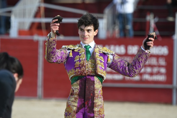 Sergio Rollón da un golpe de autoridad en la primera semifinal del Circuito de Madrid