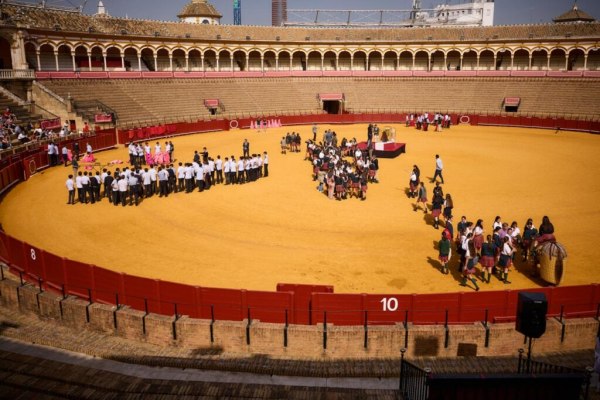 Cientos de escolares llenan la Maestranza en las jornadas didácticas taurinas de Lances de Futuro
