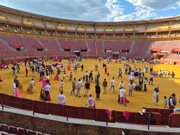 Lances de Futuro reúne a numerosos aficionados en las jornadas de puertas abiertas y de toreo de salón en Córdoba