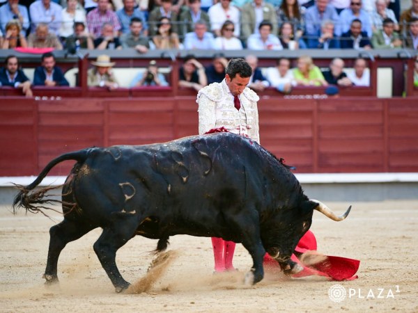 David de Miranda corta una oreja en la decimoquinta de San Isidro