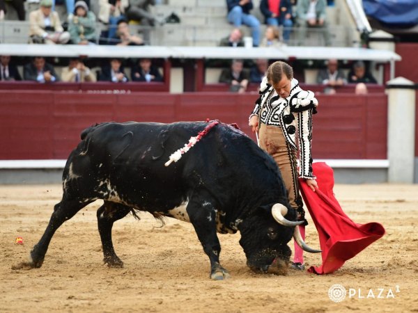 El Cid y Javier Cortés, torería sin espada en la Goyesca de Madrid