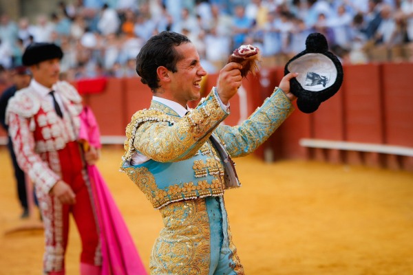 López Peregrino corta una oreja en Sevilla