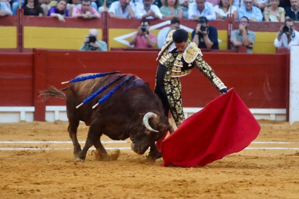 La inspiración de Morante y Talavante con una corrida de nota de Santiago Domecq en Alicante