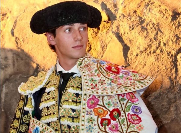 Javier Cuartero cierra el elenco de alicantinos en el Circuito Valenciano de Novilladas