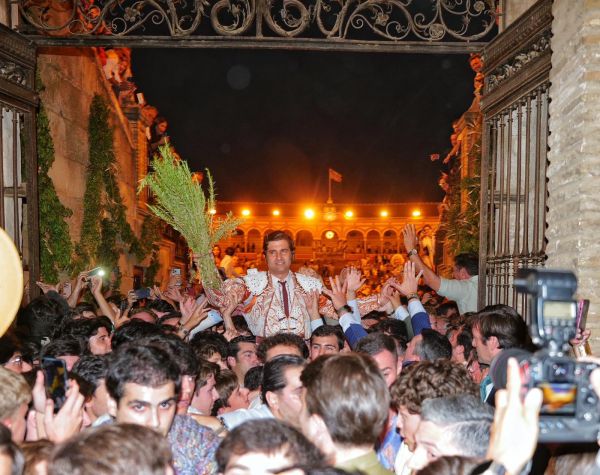 Morante desata el fervor en el Corpus de Sevilla