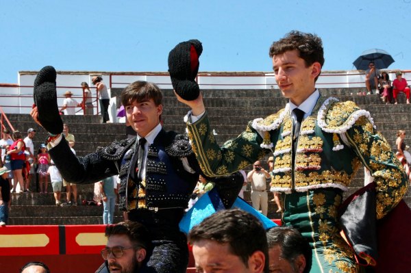 Carlos Tirado y Darío Romero, a hombros en la segunda clasificatoria del Circuito de Extremadura de Brozas