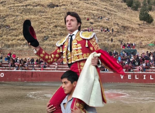Lama de Góngora indulta un toro en Velille