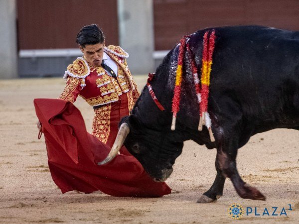 La entrega de Jairo López en la segunda novillada de ‘Cénate Las Ventas’
