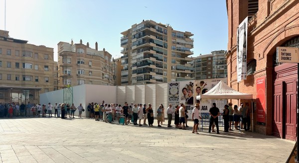 Málaga supera todas las expectativas con una asistencia masiva en el primer día de venta de entradas sueltas