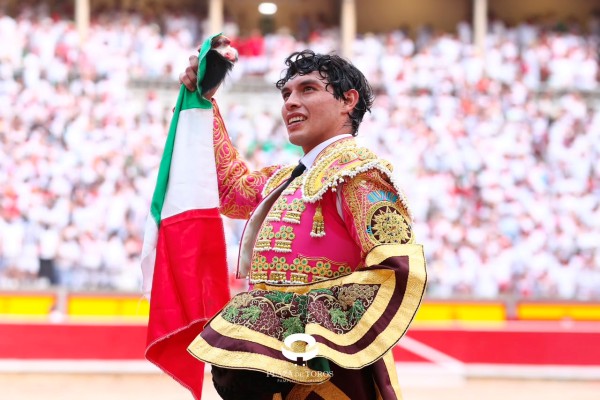 Isaac Fonseca, único trofeo en una dura corrida de Escolar en Pamplona