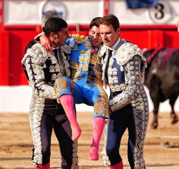Morante emociona, Marco Pérez, cae herido y Aarón Palacio sorprende en la última de la Feria de Santander
