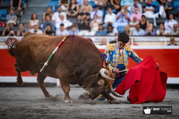 El buen debut de David de Miranda y Marco Pérez y el oficio de Castella en Bilbao