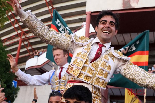 Miguel de Pablo y Clemente muestran sus credenciales en Colmenar Viejo