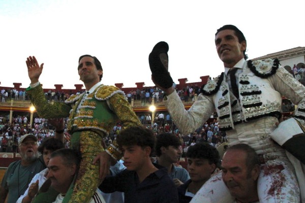 El toreo caro de Juan Ortega, a hombros con Alejandro Talavante en Cuenca