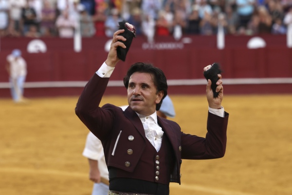 Diego Ventura abre la primera Puerta Grande de la feria de Málaga