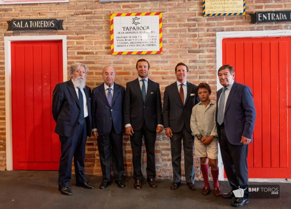 Vista Alegre homenajea a ‘Tapaboca’, primer toro indultado en la historia de la plaza