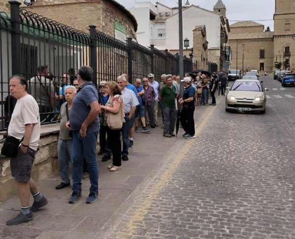 Gran expectación en la apertura de las taquillas de Úbeda para la Feria de San Miguel