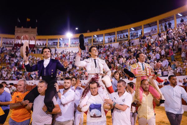 Ventura, Roca Rey y David de Miranda protagonizan una gran tarde en Villanueva del Arzobispo