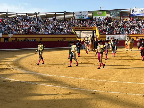 Almodóvar del Campo cuelga por primera vez en su historia el ‘No hay billetes’ un día antes