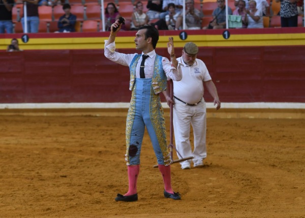 Cristián Pérez, herido de gravedad en Illescas: ‘Cornada de 30 centímetros en el muslo derecho’