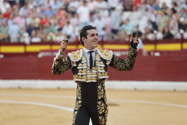 Un inspirado Talavante triunfa en Murcia
