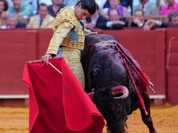 Aguado acaricia el alma de Sevilla en su segunda Puerta del Príncipe