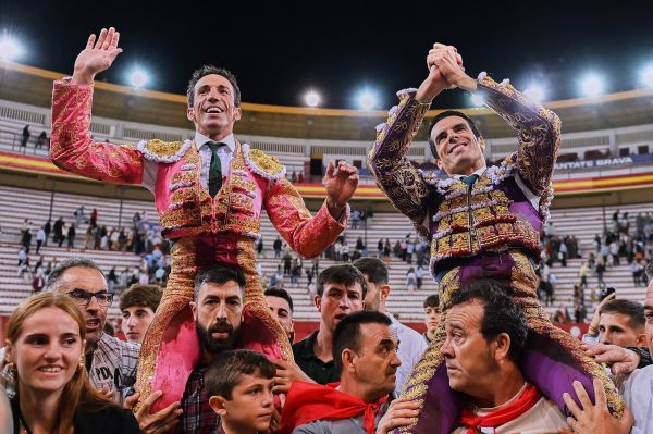 El Fandi, Emilio de Justo, David de Miranda y la bravura de El Parralejo, broche de oro a la feria de Jaén