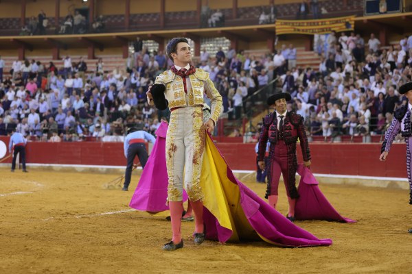 Mario Vilau y David Sejas, sendas vueltas al ruedo en el arranque de la Feria del Pilar de Zaragoza